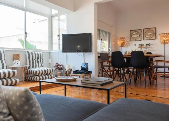 2br Center Apartment *