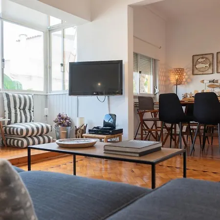 2br Center Apartment *